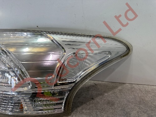 MITSUBISHI OUTLANDER PHEV 2013-2015 REAR TAIL LIGHT RIGHT SIDE