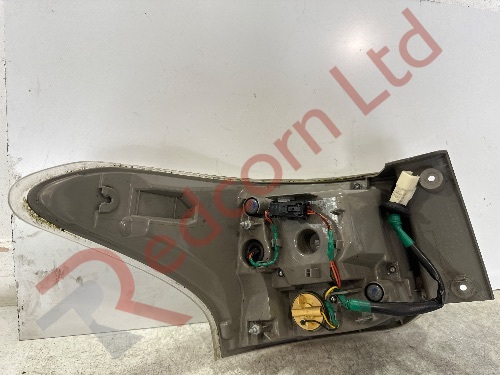 MITSUBISHI OUTLANDER PHEV 2013-2015 REAR TAIL LIGHT RIGHT SIDE